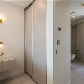 4 bedroom villa with heated pool and sea view in Vinišće, sleeps 8